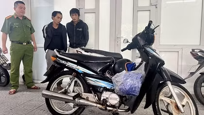 Hai anh em ruột đều là con nghiện, chuyên trộm xe tại bệnh viện