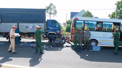 Thực hành diễn tập phương án cứu nạn, cứu hộ tai nạn giao thông