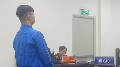 Tống tiền sếp bằng file ghi âm, lái xe lĩnh 10 năm tù