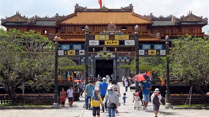 Miền Bắc còn mưa vài nơi, nắng nóng gia tăng ở miền Trung