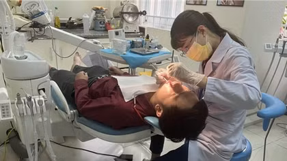 Nam sinh 16 tuổi bị viêm lợi, khám phát hiện ung thư máu