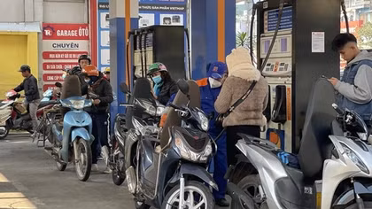 Bảo đảm cung ứng đủ xăng dầu cho sản xuất, kinh doanh, tiêu dùng