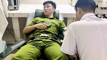 Chiến sĩ Công an hiến tiểu cầu giúp bệnh nhân mổ cấp cứu