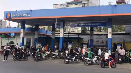 Giá xăng RON95-III tăng 347 đồng/lít