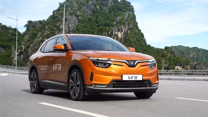 Chủ tịch Vingroup thành lập công ty cho thuê xe và taxi điện VinFast
