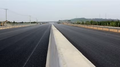 Đủ cơ sở nâng tốc độ đường cao tốc 4 làn xe lên 90km/h