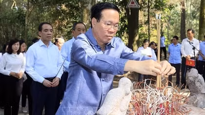Chủ tịch nước Võ Văn Thưởng dâng hương tại Khu di tích Quốc gia đặc biệt Tân Trào