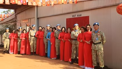 Chiến sĩ mũ nồi xanh đón Tết cổ truyền ở Nam Sudan