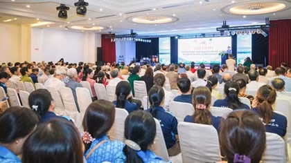 Xây dựng chế độ dinh dưỡng cân bằng và đủ chất ở người cao tuổi