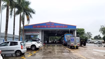 Công an vào cuộc vụ gara ô tô ghi hóa đơn “phong bì cho đăng kiểm"