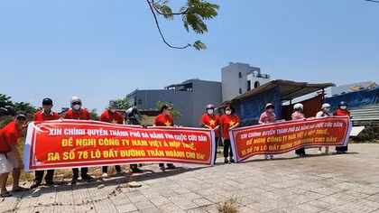 Chưa có sổ cho dân vì địa phương… lúng túng (?)