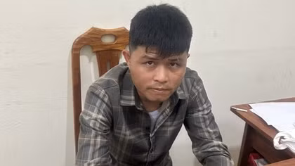 Trộm “đột vòm” đục két sắt