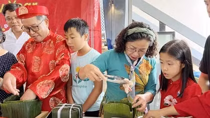 Sắc xuân nơi xa xứ