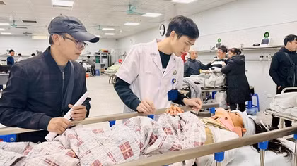 Nữ sinh bị thương nặng nhất trong vụ sập trần lớp học tiên lượng phục hồi kém
