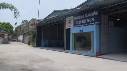 Lắp thêm đèn, cánh lật… vẫn được cấp đăng kiểm để “anh em vui vẻ, đưa tiền cảm ơn”!
