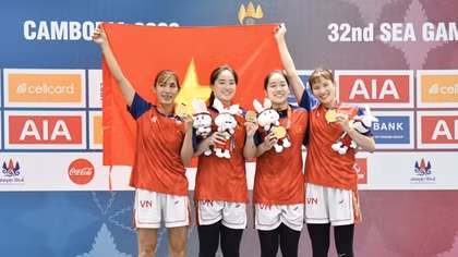 Trưởng đoàn Thể thao Việt Nam tại SEA Games xúc động khi bóng rổ giành vàng