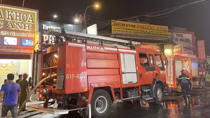 Hàn cắt bất cẩn gây cháy căn nhà trong hẻm