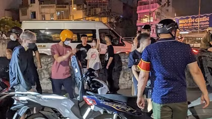 Tạm giữ nhiều “quái xế” là học sinh gây náo loạn trong đêm