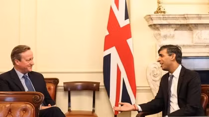 Sự trở lại “gây sốc” của ông David Cameron