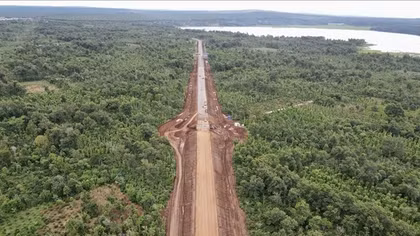 Bốn nhà thầu yếu kém bị điều chuyển