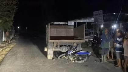 Tông vào đuôi máy cày, nam thanh niên đi xe máy tử vong