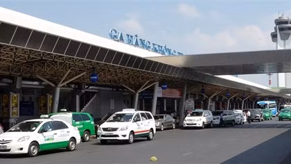 Từ 22/6, tạm dừng hoạt động 2 đơn vị taxi "hét" giá cước tại sân bay Tân Sơn Nhất