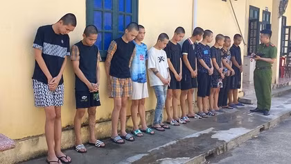 Giải quyết mâu thuẫn bằng mã tấu, bom xăng