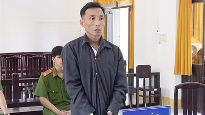 "Shipper" mua súng phòng thân vì sợ bị đánh khi đi "ship" tiếp viên