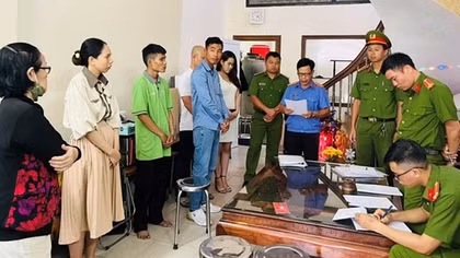 Nhóm 9x pha chế thuốc chống mối giả cung cấp cho các dự án