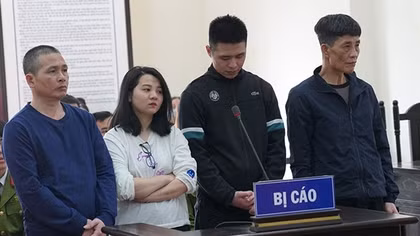 Móc nối mua ma túy, 3 bị cáo cùng lĩnh án tù 20 năm
