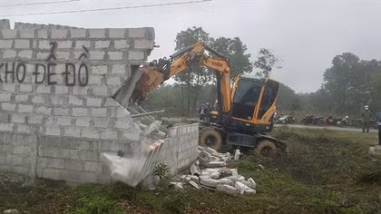 Xử lý tình trạng công trình "tự mọc" trong Khu kinh tế Chân Mây - Lăng Cô