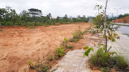 Dấu hiệu bất thường trong cấp, chuyển đổi “đất vàng” tại phố núi Khe Sanh