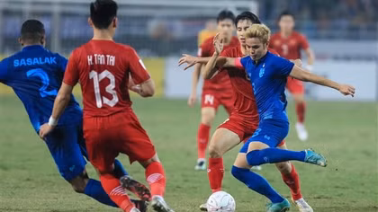 Tuyển Việt Nam cầm hòa Thái Lan 2-2 tại trận chung kết tại Mỹ Đình