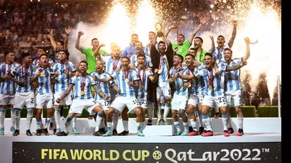 Messi "chơi lớn" mua Iphone mạ vàng tặng đồng đội