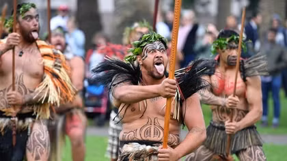 Đi tìm “căn tính Maori” của người New Zealand