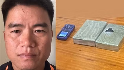 Khởi tố kẻ "ôm" 2 bánh heroin