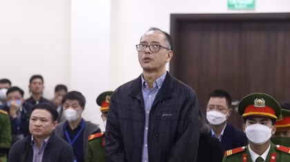 Xét xử 7 cán bộ ngân hàng cho doanh nhân vay hàng trăm tỷ đồng rồi “biến mất”