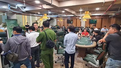 Phòng ngừa các câu lạc bộ Poker biến tướng hoạt động cờ bạc