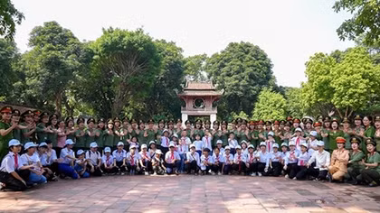 “Mẹ đỡ đầu” hành trình thắp sáng tương lai