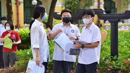 Có nên công bố những bài thi môn Ngữ văn đạt điểm 10?
