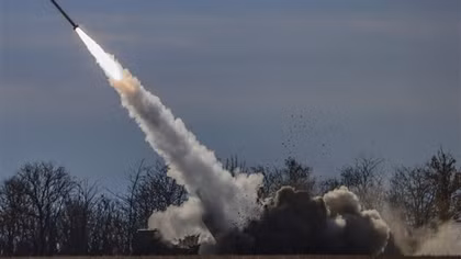 Mỹ "bơm" thêm đạn pháo HIMARS cho Ukraine