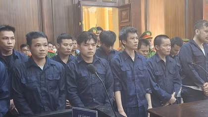 Băng nhóm làm giả giấy tờ quy mô lớn lãnh án