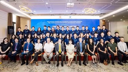 Vingroup trao 120 tỷ đồng Học bổng Khoa học Công nghệ năm 2023