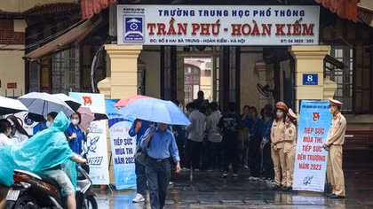 Hơn 1 triệu thí sinh bước vào môn thi đầu tiên