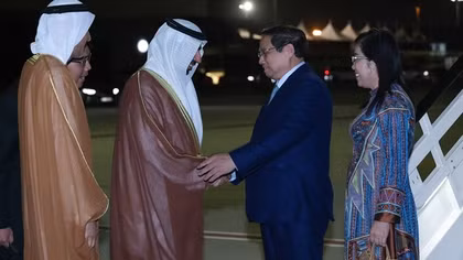 Thủ tướng tới Dubai, bắt đầu tham dự COP28 và hoạt động song phương tại UAE