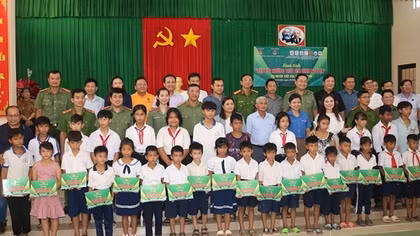 Tuổi trẻ Công an TP Hồ Chí Minh và Trà Vinh tổ chức hành trình “Kết nối những trái tim tình nguyện”