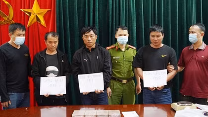 Phi vụ mua bán 4 bánh heroin bất thành