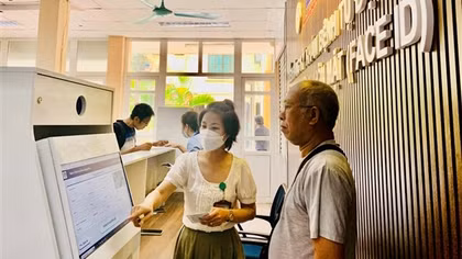Bộ Công an hỗ trợ TP Hà Nội cấp sổ sức khỏe điện tử cho 100% người dân sống trên địa bàn