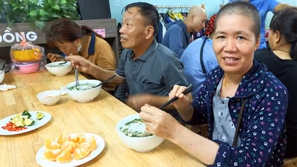 Quán cơm “Nụ cười Shinbi” - Món quà của sự tử tế