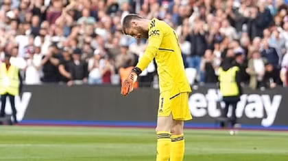 CĐV đòi "tống cổ" De Gea, HLV Ten Hags nói gì?
